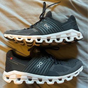 ON CloudSwift womens size 11. Near new condition Black and white
